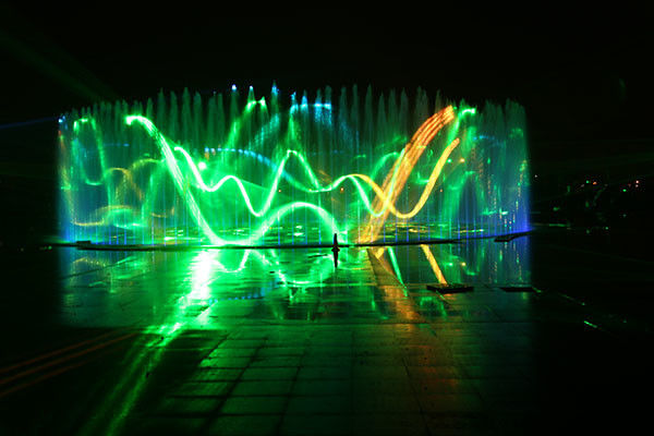 het licht van de stadiumlaser